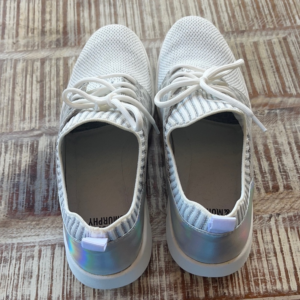 Johnston & Murphy lace up tennis shoes